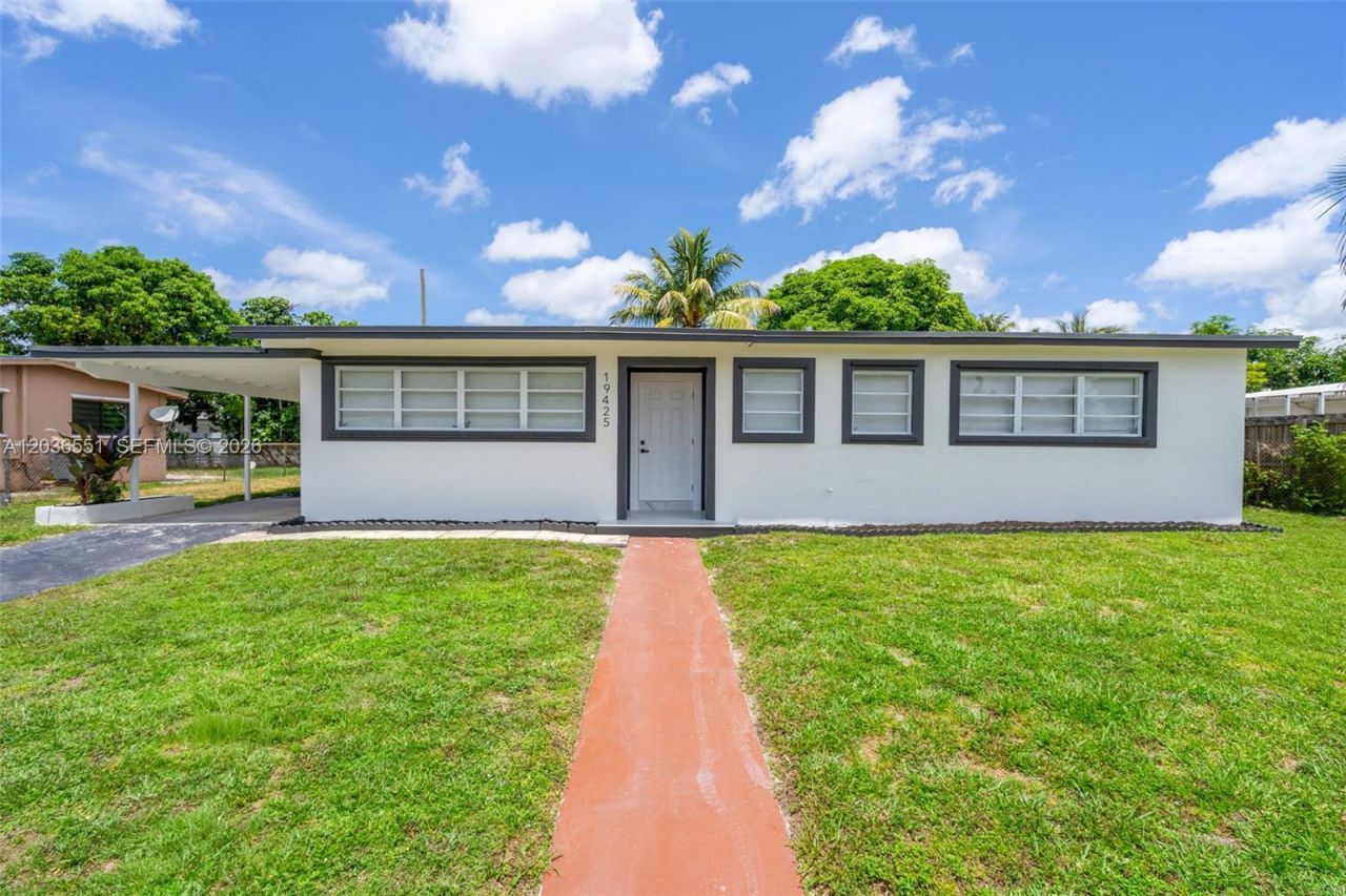 19425 NW 39th Ave, Miami Gardens, FL 33055 Photo