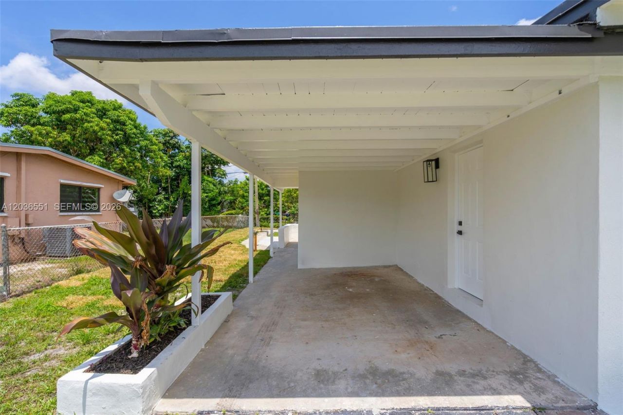 19425 NW 39th Ave, Miami Gardens, FL 33055 Photo