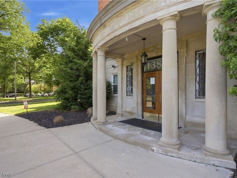 13800 Fairhill Rd, Unit 419, Shaker Heights, OH 44120 Photo 2