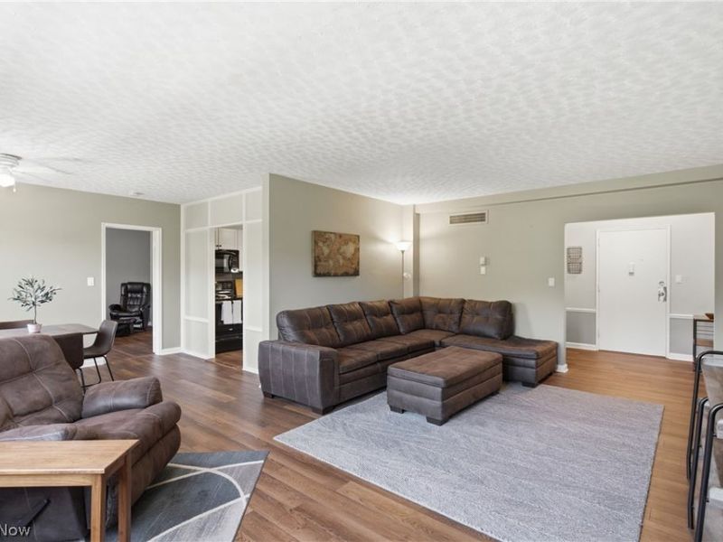 13800 Fairhill Rd, Unit 419, Shaker Heights, OH 44120 Photo 6