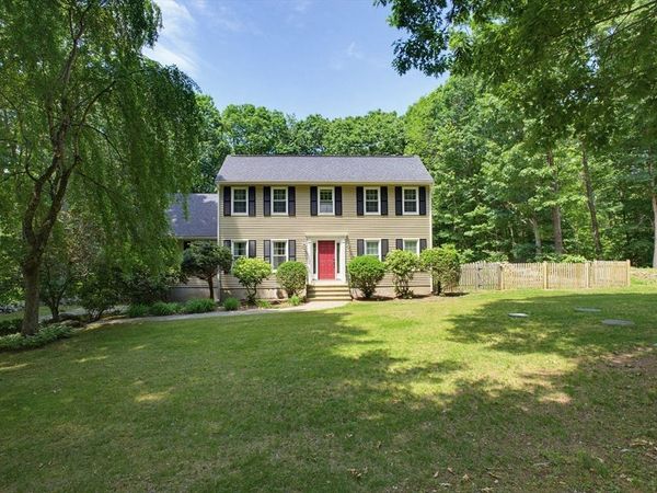 47 Old Village Rd, Sturbridge, MA 01566
