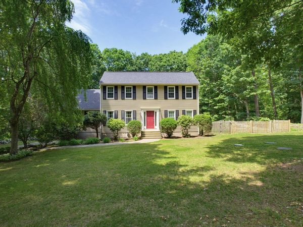 47 Old Village Rd, Sturbridge, MA 01566