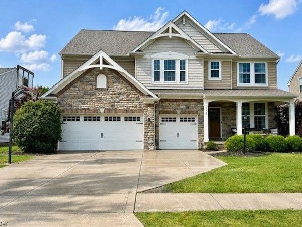 1392 Muirwood Drive , Brunswick, OH 44212