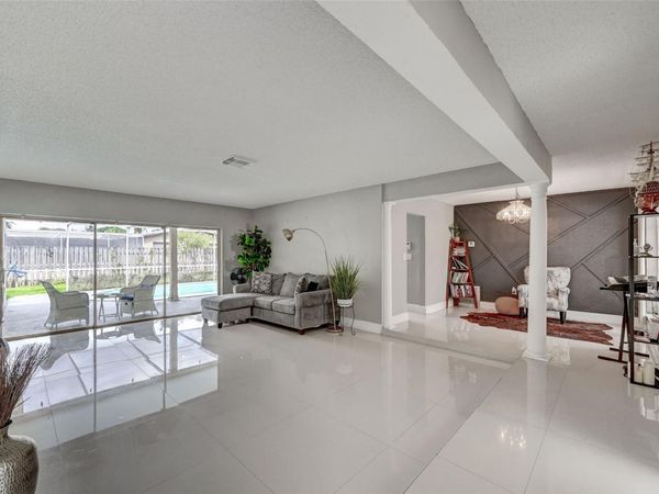 7211 NW 21st Street, Sunrise, FL 33313