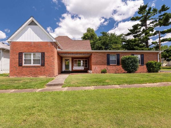 1408 McHaney Street, Eldorado, IL 62930