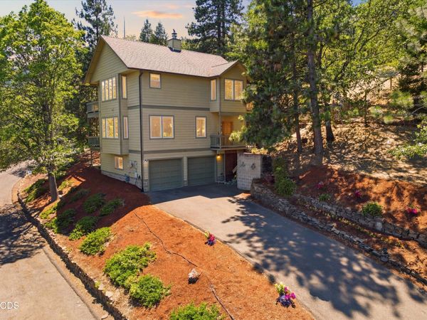 215 Piedmont Drive, Ashland, OR 97520