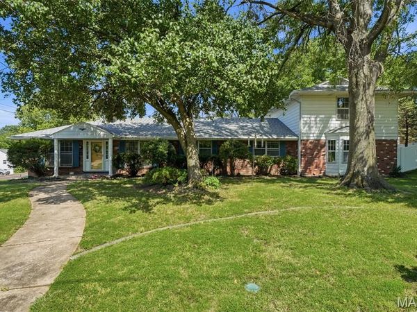 8700 S Laclede Station Road , Unincorporated, MO 63123