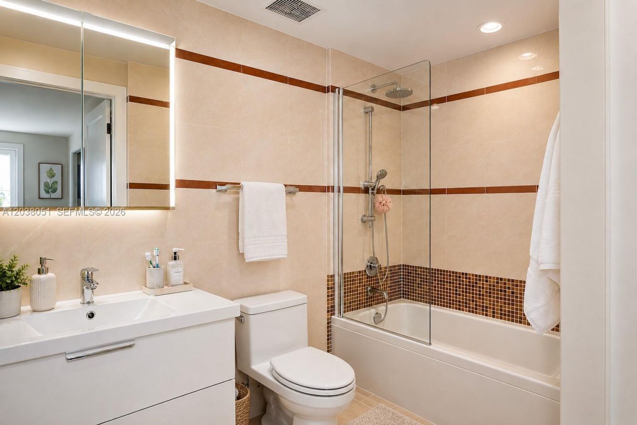 110 Washington Ave, Unit 1512, Miami Beach, FL 33139 Photo