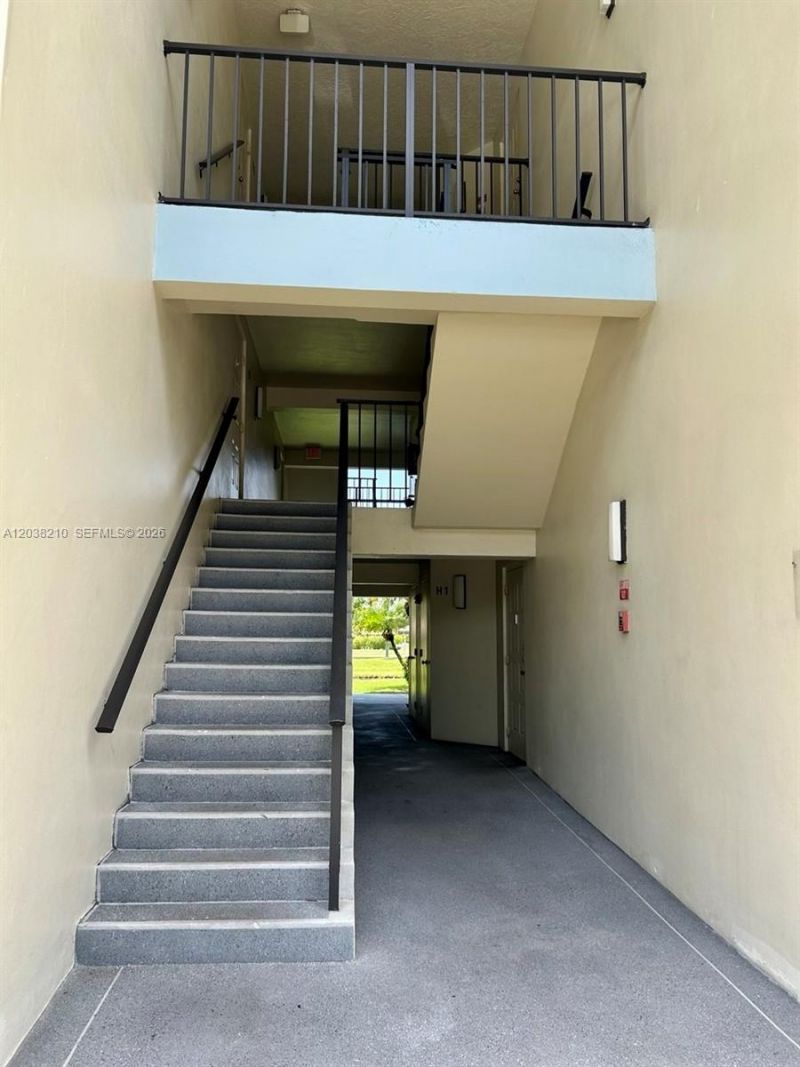 1113 Green Pine Blvd , Unit H2, West Palm Beach, FL 33409 Photo