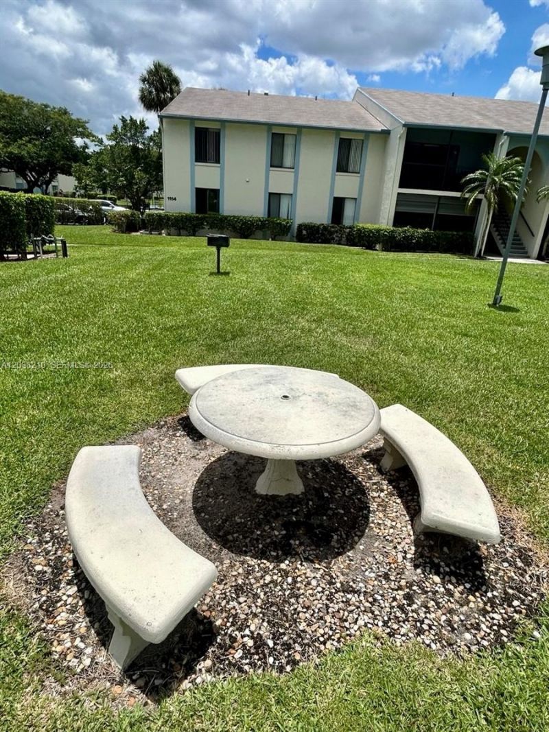 1113 Green Pine Blvd , Unit H2, West Palm Beach, FL 33409 Photo