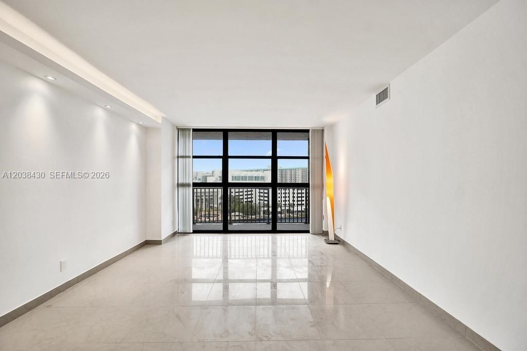 400 Leslie Dr , Unit 1022, Hallandale Beach, FL 33009 Photo