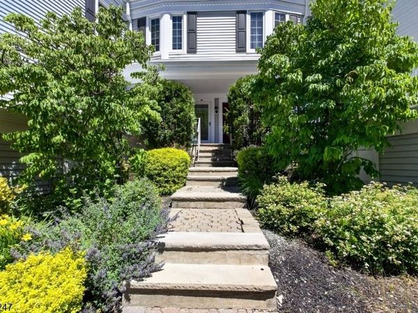 118 Terrace Dr, Chatham, NJ 07928