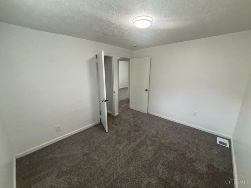 3269 Warfield Avenue, Cincinnati, OH 45239 Photo 15