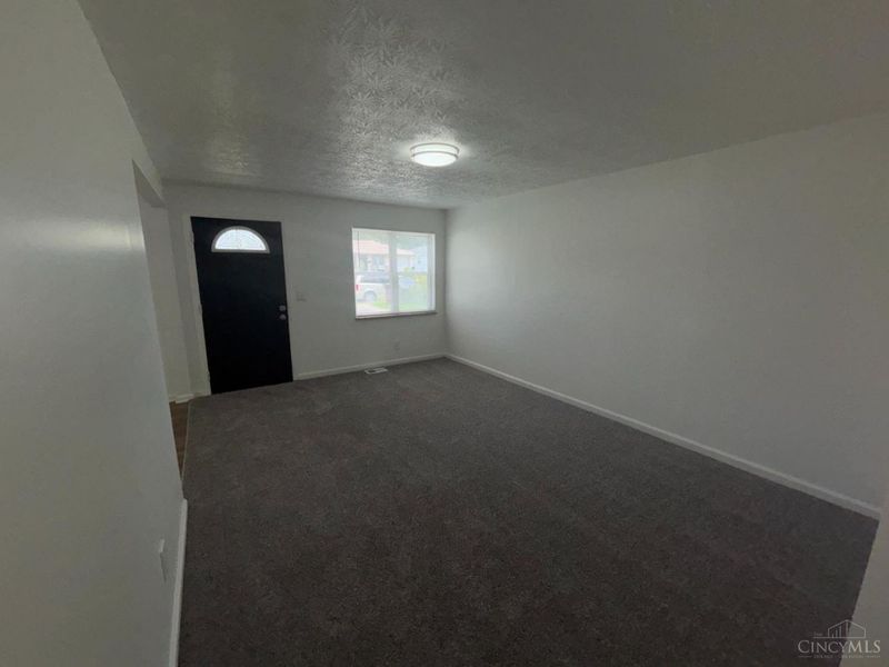3269 Warfield Avenue, Cincinnati, OH 45239 Photo 3