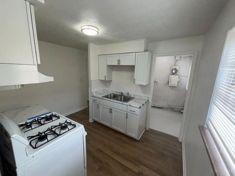 3269 Warfield Avenue, Cincinnati, OH 45239 Photo 6