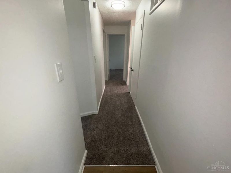 3269 Warfield Avenue, Cincinnati, OH 45239 Photo 8