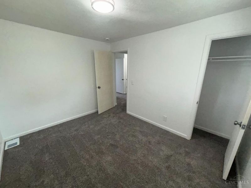3269 Warfield Avenue, Cincinnati, OH 45239 Photo 9