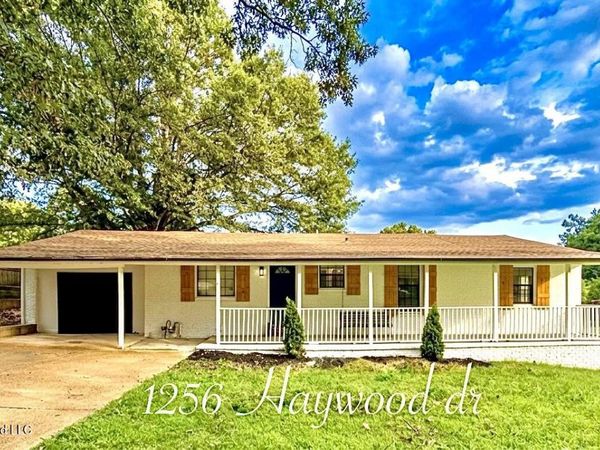 1256 Haywood Drive, Southaven, MS 38671
