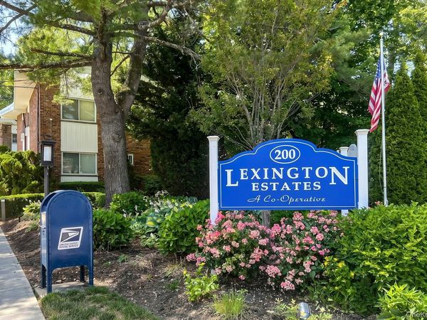 200 Lexington Avenue , Unit 8B, Oyster Bay, NY 11771