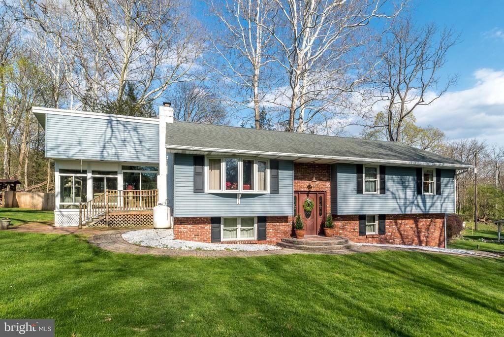 3005 FUNKS MILL , RIEGELSVILLE, PA 18077