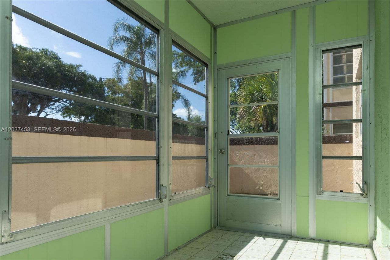 7300 NW 17th St, Unit 112, Plantation, FL 33313 Photo