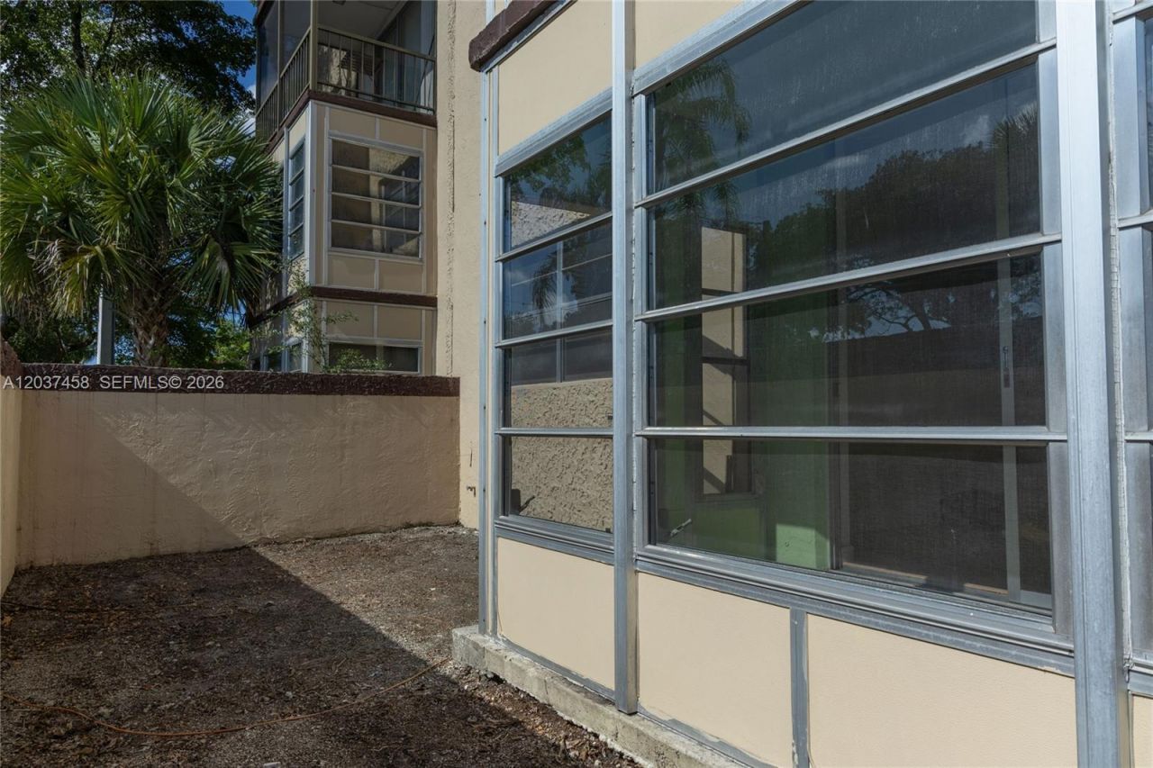 7300 NW 17th St, Unit 112, Plantation, FL 33313 Photo