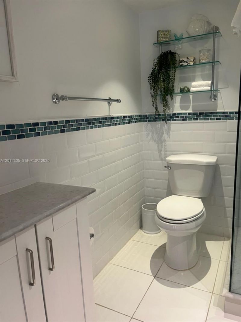 1160 Hillsboro Mile, Unit 204, Hillsboro Beach, FL 33062 Photo