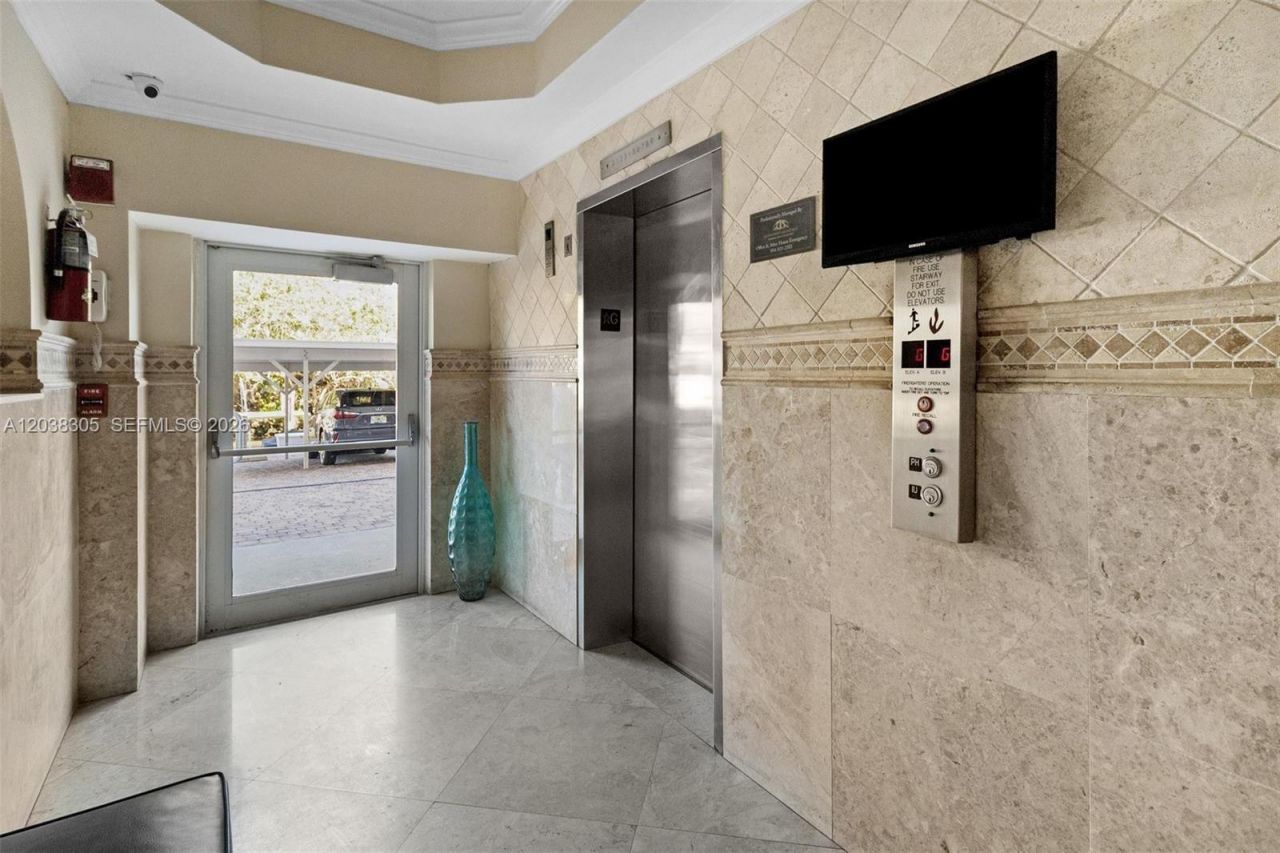 1160 Hillsboro Mile, Unit 204, Hillsboro Beach, FL 33062 Photo