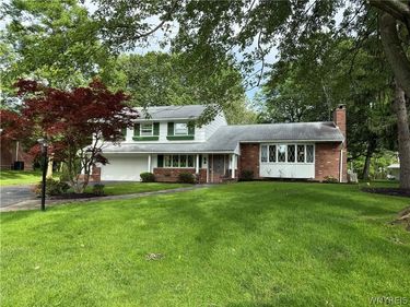 5287 Willow Lake Court, Clarence, NY 14031