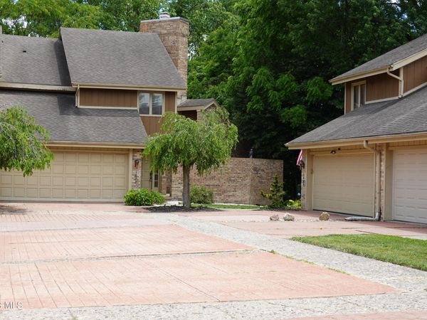 1677 Wyandotte Boulevard, Maumee, OH 43537