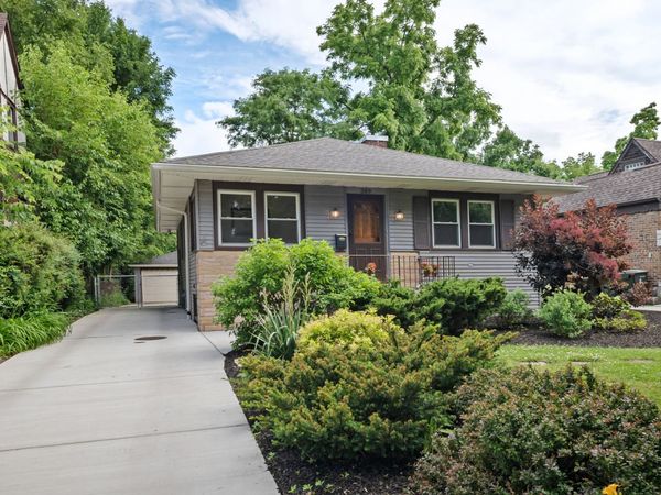 389 Addison Road , Riverside, IL 60546