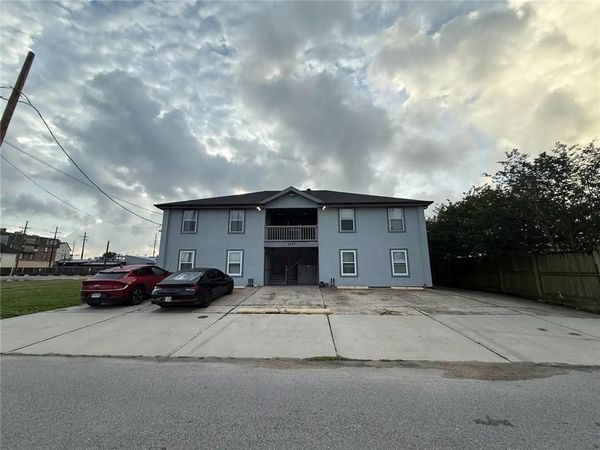 7237 REGENT Street , New Orleans, LA 70124