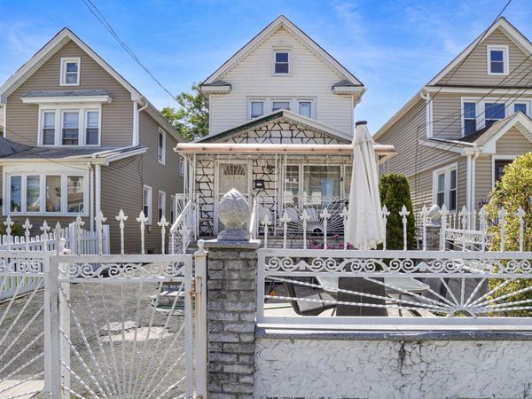 11736 196th Street , Saint Albans, NY 11412