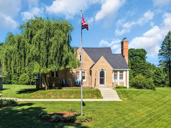 5835 S 92nd STREET, Hales Corners, WI 53130
