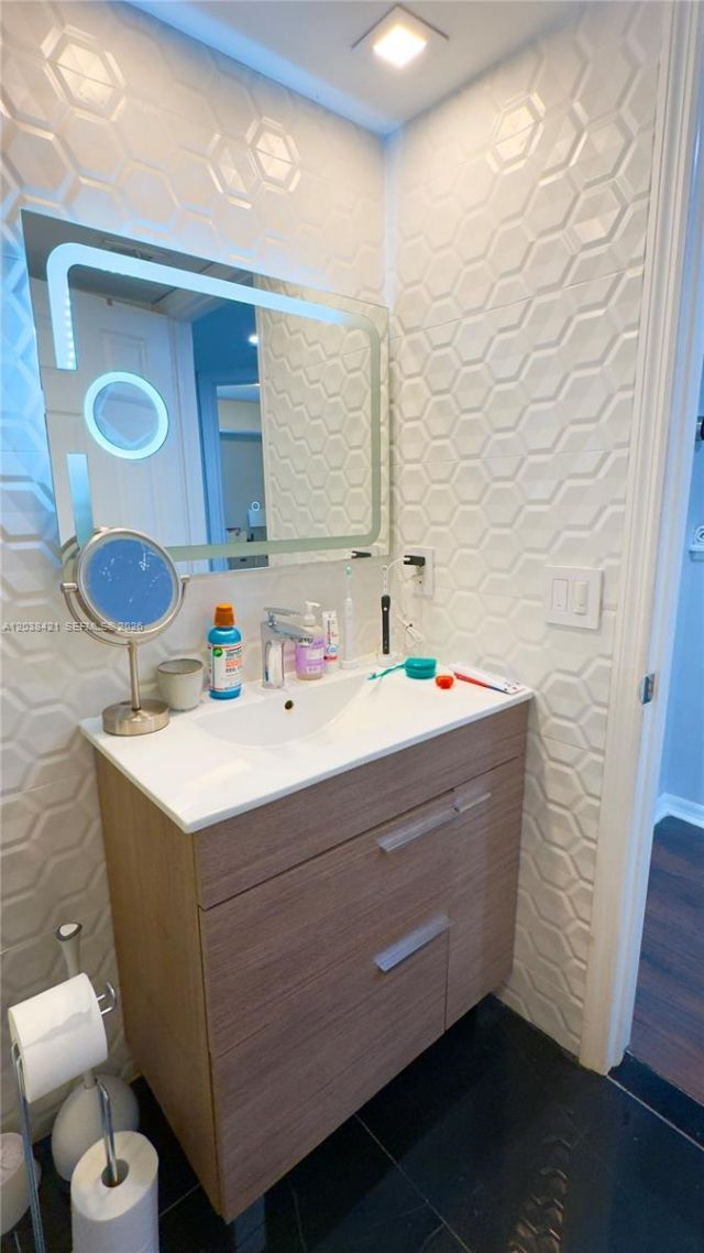 2845 NE 185th St , Unit 908, Aventura, FL 33180 Photo