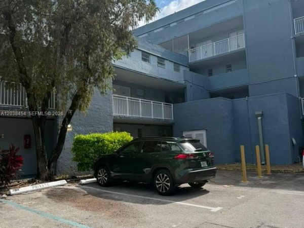 9375 Fontainebleau Blvd , Unit L225, Miami, FL 33172