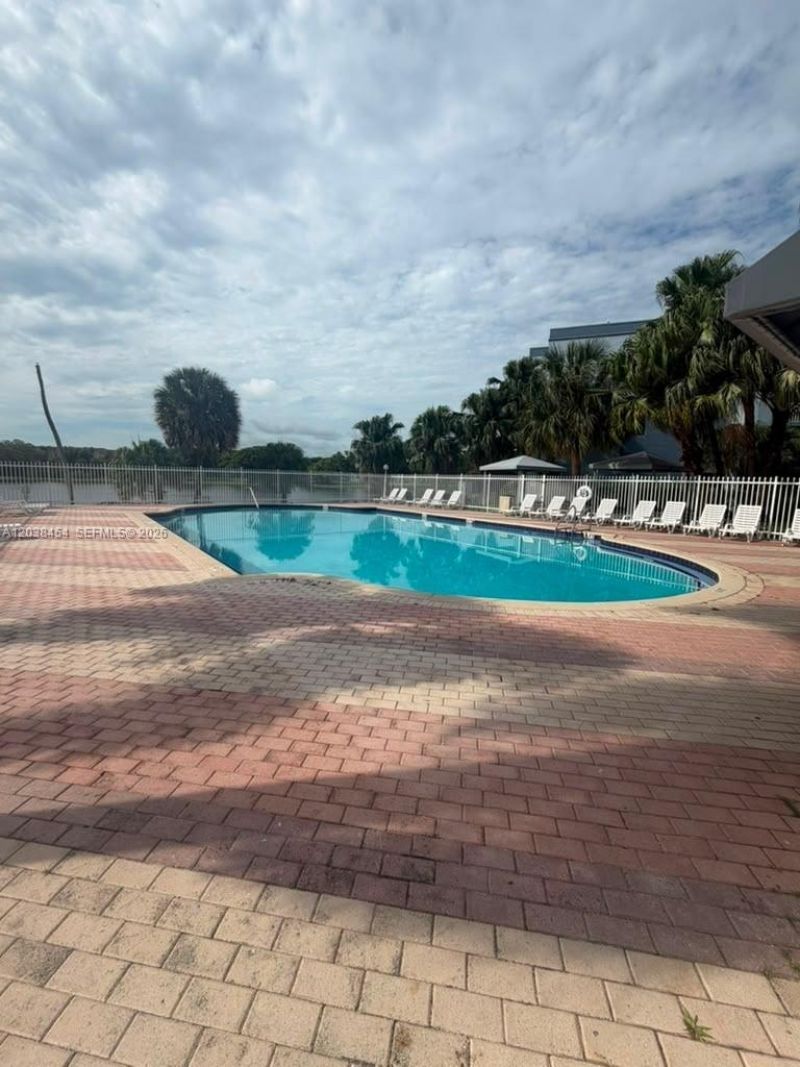 9375 Fontainebleau Blvd , Unit L225, Miami, FL 33172 Photo
