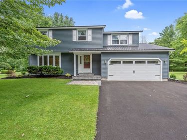 8069 Princess Path , Liverpool, NY 13090
