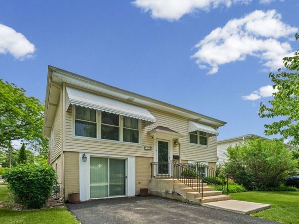 311 W Cypress Street , Arlington Heights, IL 60005