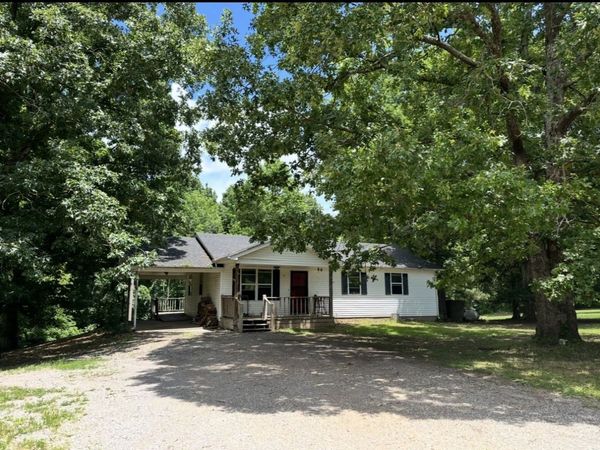 193A A W Schmidt Rd, Tennessee Ridge, TN 37178
