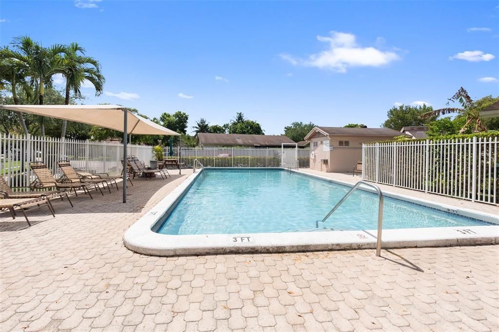 2146 Nova Village Drive, Davie, FL 33317 Photo