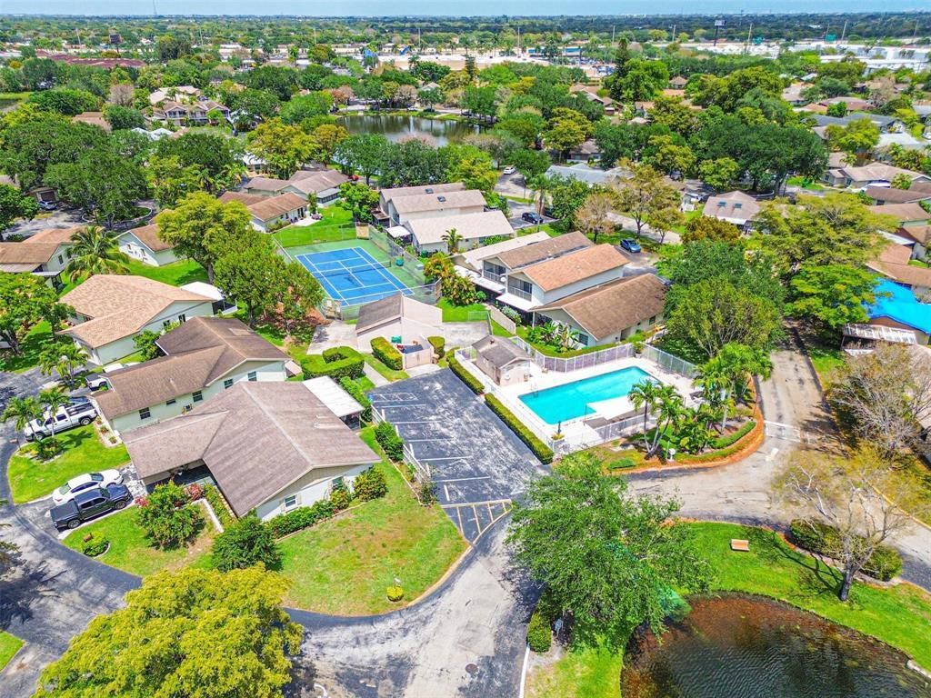 2146 Nova Village Drive, Davie, FL 33317 Photo