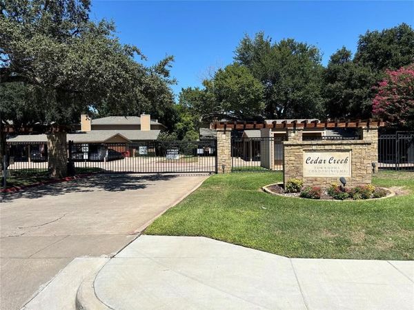 5720 Cedar Creek Drive, Benbrook, TX 76109