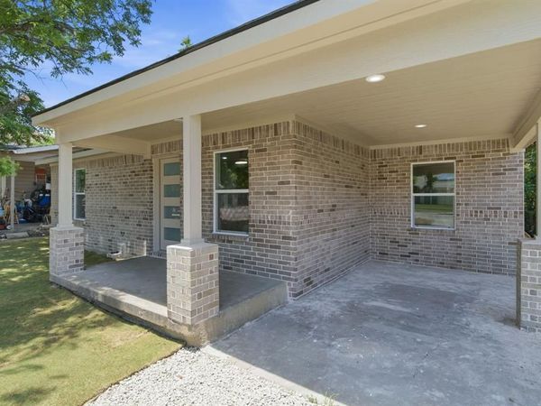 5610 Calloway Street, Sansom Park, TX 76114