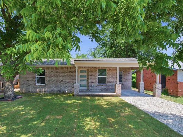 5610 Calloway Street , Sansom Park, TX 76114