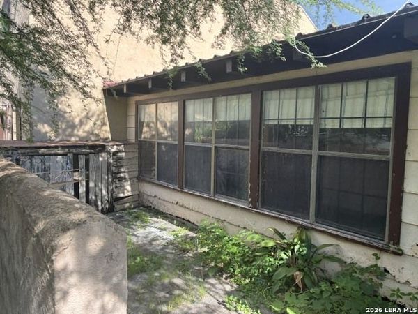 135 Avenida Juarez, Brackettville, TX 78832