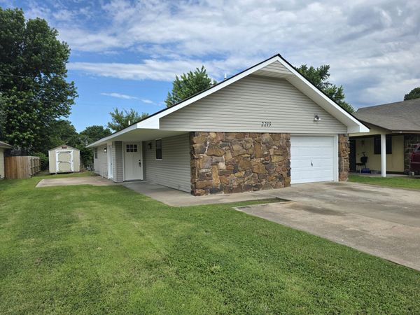 2213 Willow Lane , Miami, OK 74354