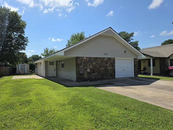 2213 Willow Lane , Miami, OK 74354