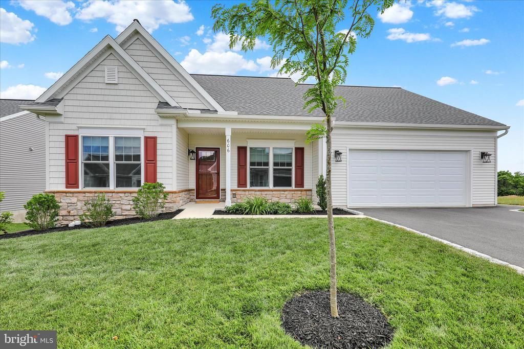 606 LILLIANA DR, LEBANON, PA 17046