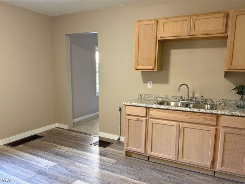 318 Joseph Avenue, Barberton, OH 44203 Photo 9
